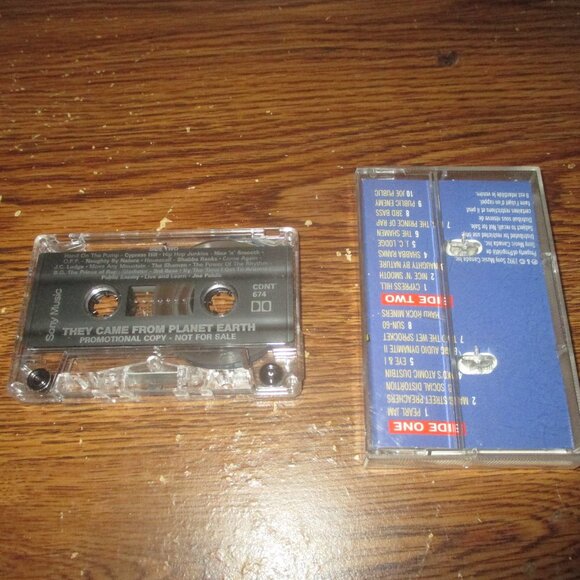 They Came from Planet Earth on cassette (Sony Music Canada , 1992) - Picture 2 of 3